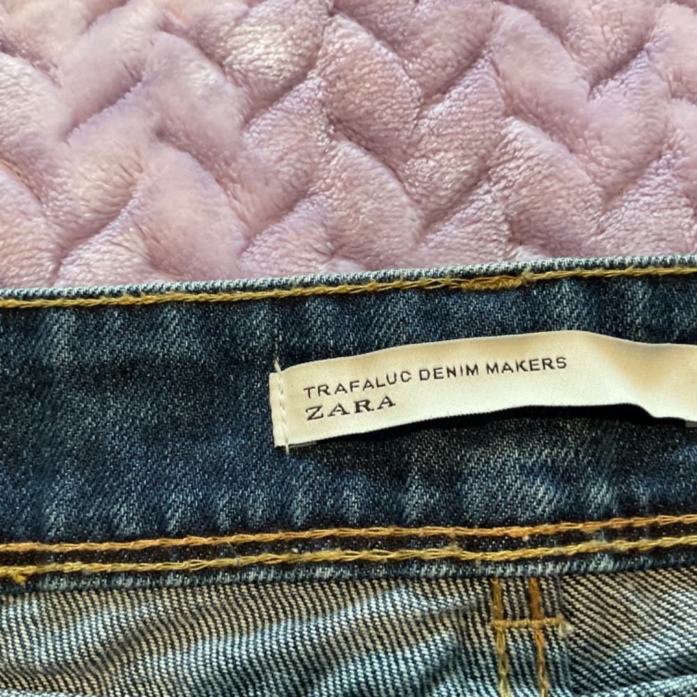 Zara Trafaluc Distressed Jean Shorts - Dark‎ Wash - Size 10 - Picture 6 of 12